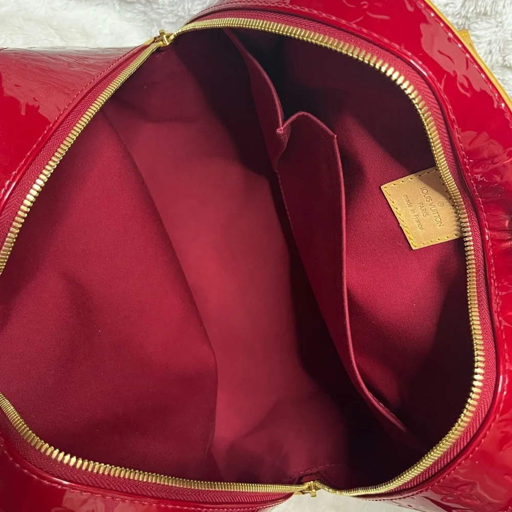 ♥️SOLD♥️ Louis Vuitton Summit Drive Vernis RED - Picture 10 of 12